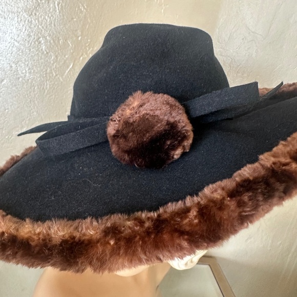 OUTSTANDING 1940s\' BLACK FELT WIDE BRIM FEDORA EDGED IN BROWN FUR main image 5